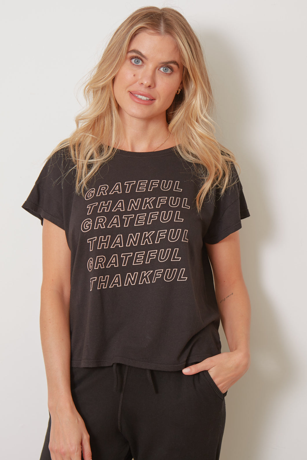 CLAIRE - GRATEFUL THANKFUL - BLACK SAND - HOL24